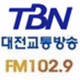 Logo de TBN - 대전FM 102.9
